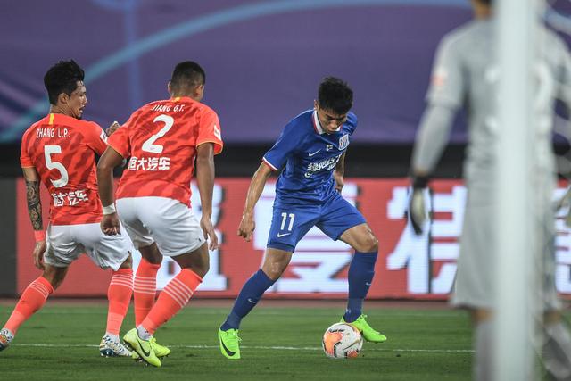 易建联球衣退役广东克广厦 深圳送四川13连败